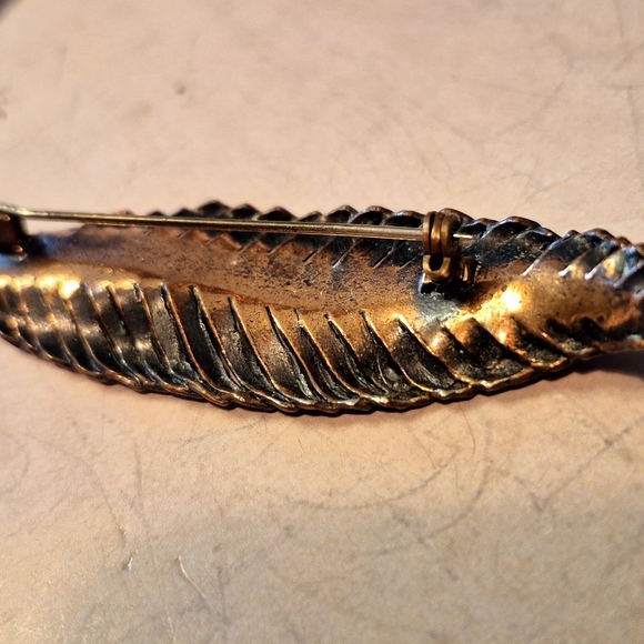 Bronze Leaf Brooch - Picture 3 of 7